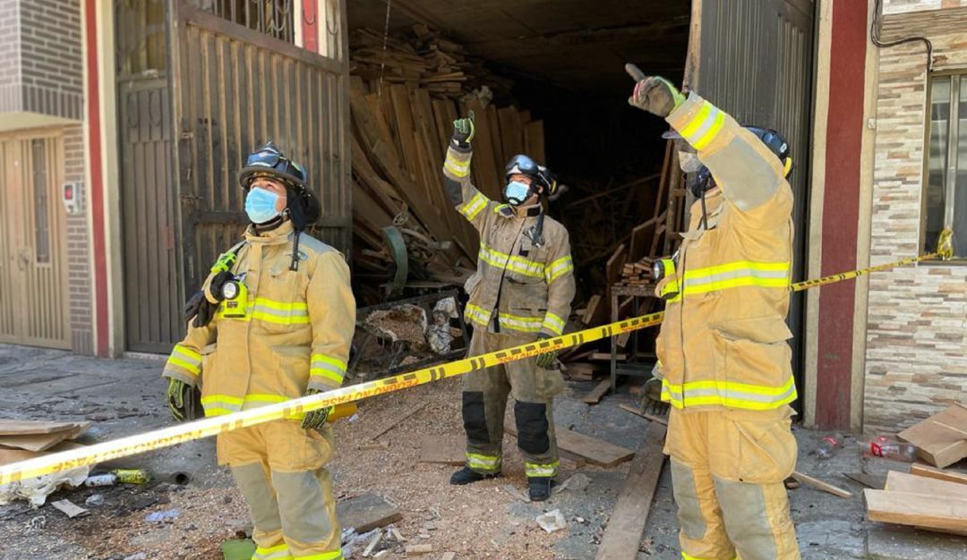 Un muerto, un herido y 10 viviendas afectadas deja explosión en Bogotá