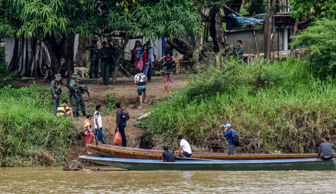 Al menos 6000 venezolanos han llegado a Colombia huyendo de los enfrentamientos en Apure.
