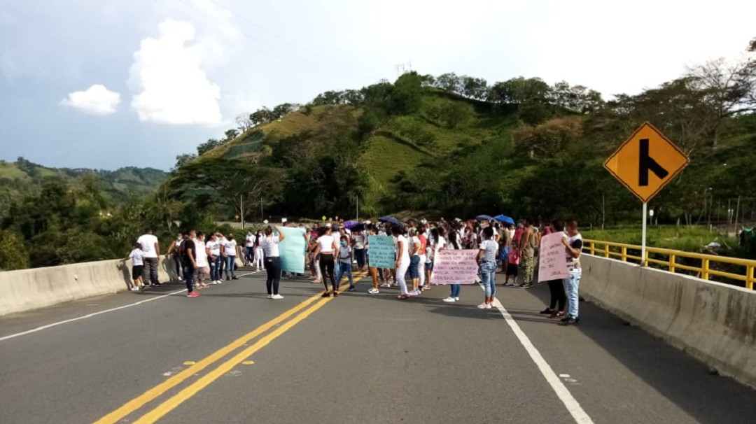 Familiares de los mineros fallecidos reclaman la entrega de sus cuerpos