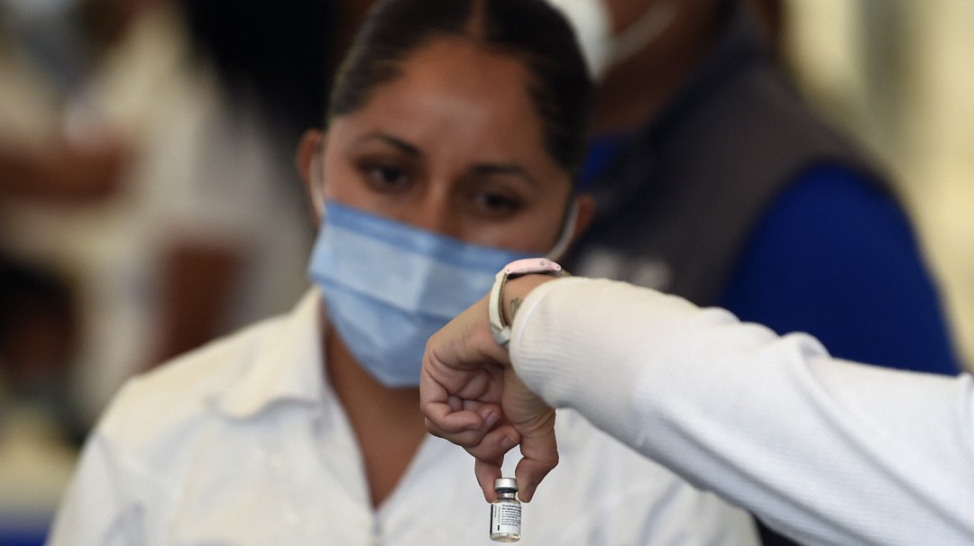 Pfizer/BioNTech descartan, por ahora, vender sus vacunas al sector privado