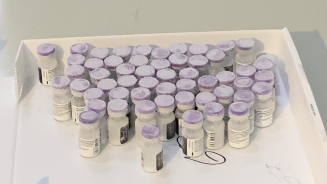 Se pierden más de 100 vacunas de Pfizer por romper cadena de frio en Cali