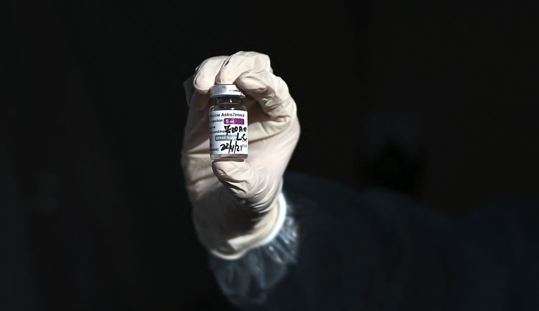 Vial de la vacuna de AstrazENECA