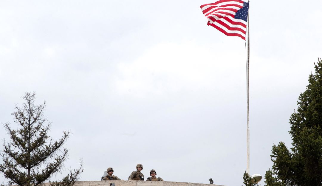 Estados Unidos ordenó la salida del personal no esencial de su embajada en Kabul.