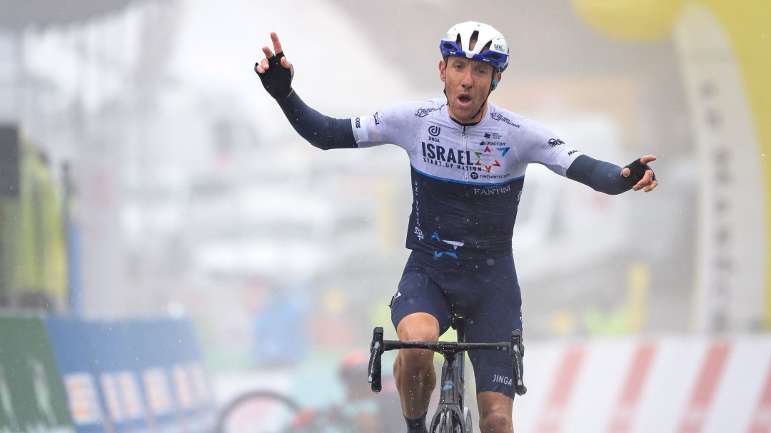 Tour de Romandia: Woods gana etapa reina y arrebata liderato a Marc Soler