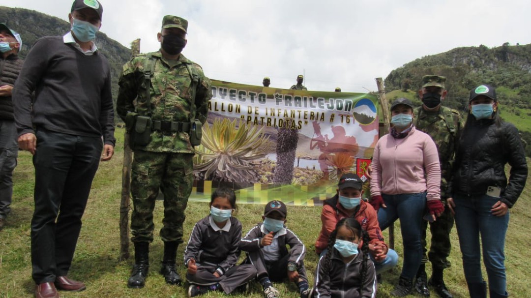 Comunidades campesinas reforestan zona de páramo en el Tolima