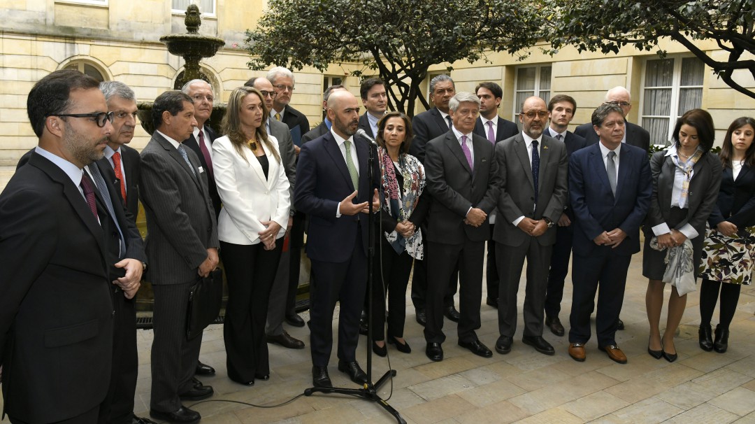 Gremios mantienen sus propuestas para solucionar crisis fiscal