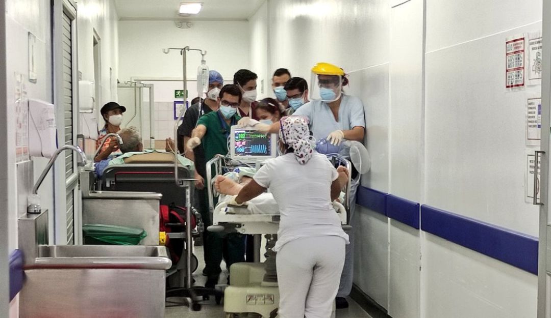 Aumentan muertes y casos positivos de COVID