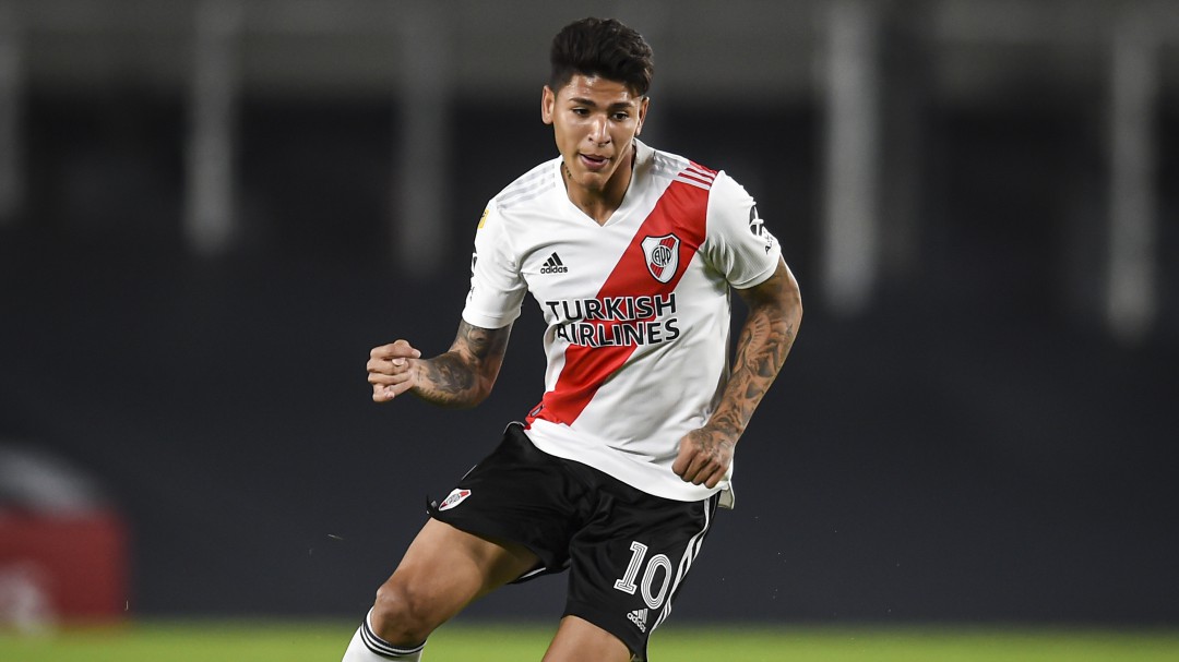 Carrascal estrena agente, ahora es el mismo de Muriel y Cuadrado