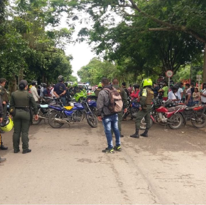 Arauca está sin combustibles, pocos alimentos y ocupación total de UCIS