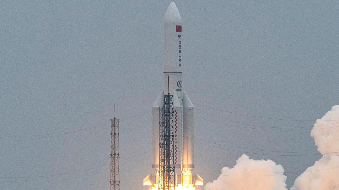 NASA califica a China de "irresponsable" por falta de control sobre cohete