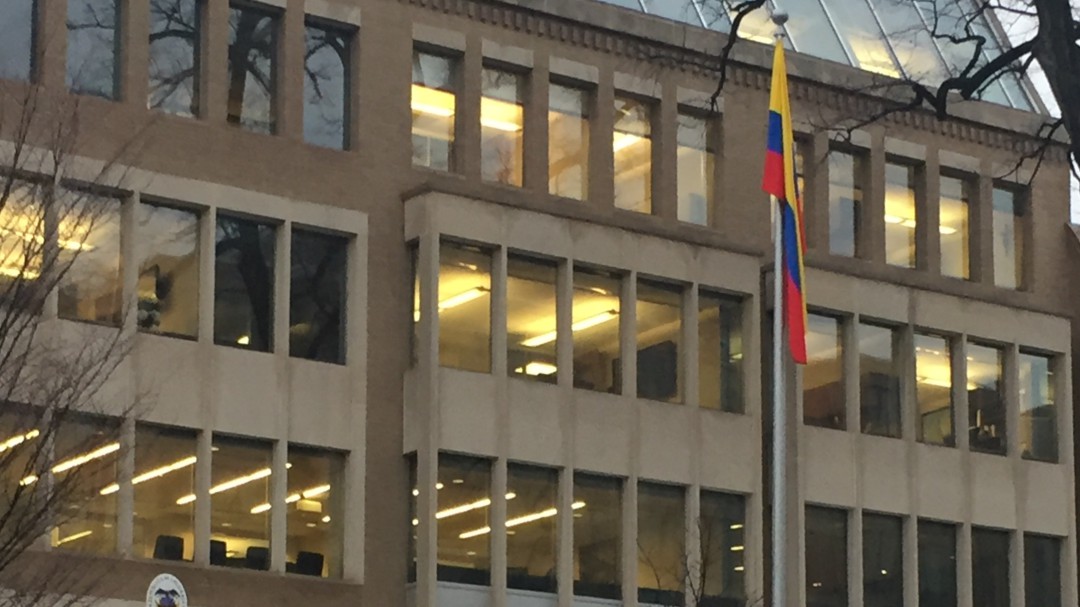 Cancillería condena ataques vandálicos a sedes consulares en EE.UU. y Chile