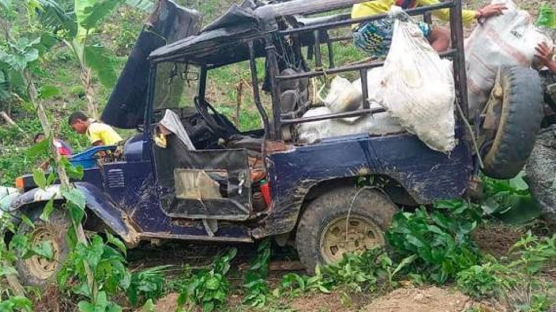 Vehículo cargado de aguacates se accidentó en El Carmen de Bolívar