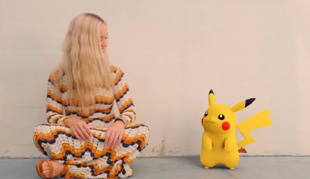 Katy Perry junto a Pikachu Katy Perry junto a Pikachu