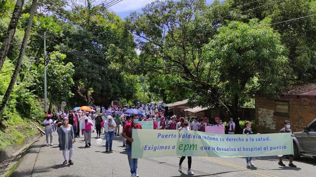 Víctimas de Hidroituango marchan para pedir la reconstrucción del hospital