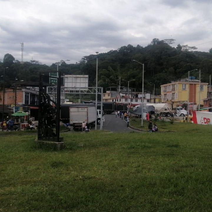 Camioneros mantendrán bloqueos en la vía la Línea hasta obtener soluciones