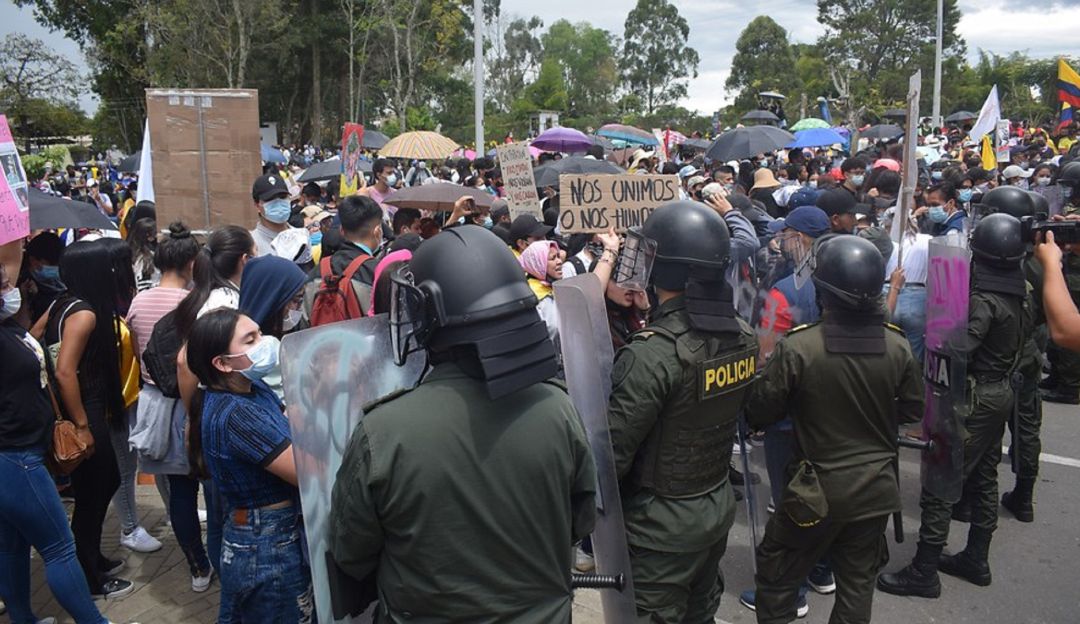 Masiva manifestación en Popayán, para rechazar muerte de la joven, presuntamente abusada por miembros del Esmad. Masiva manifestación en Popayán, para rechazar muerte de la joven, presuntamente abusada por miembros del Esmad.