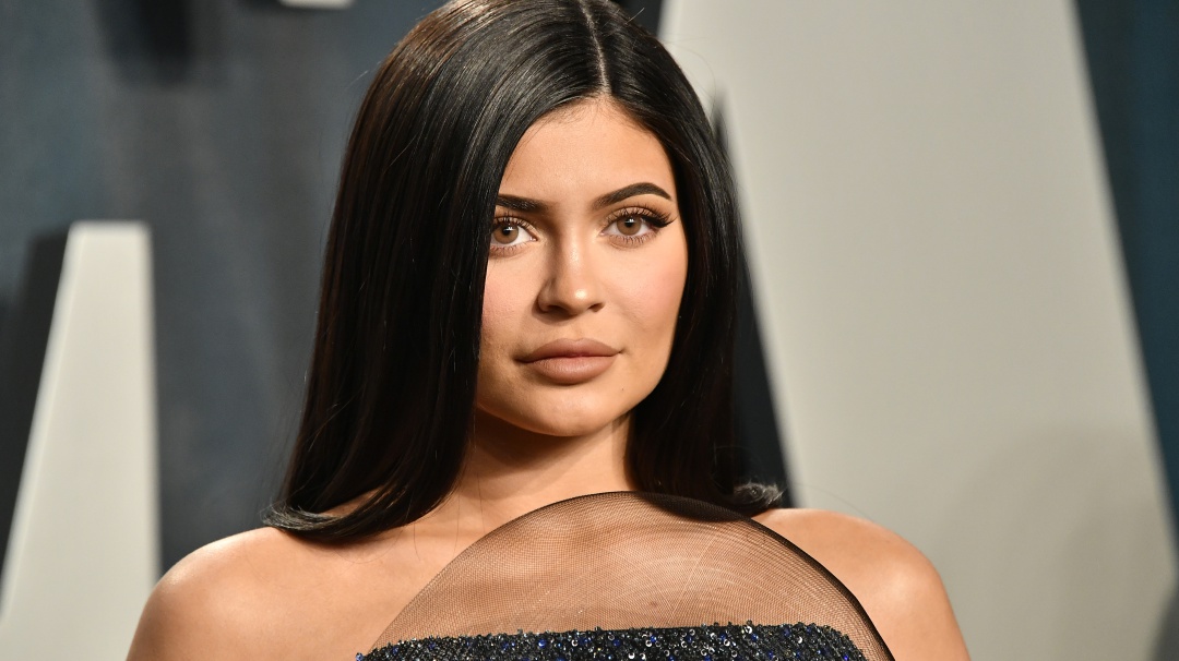 Kylie Jenner paraliza Instagram con diminuto bikini color piel