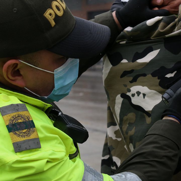 Falsos policías intentaron robar a un extranjero en Bogotá