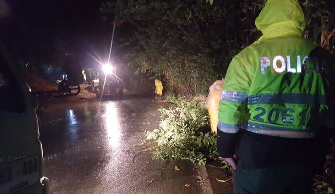 Deslizamientos en las vías de Anserma por lluvias torrenciales Deslizamientos en las vías de Anserma por lluvias torrenciales