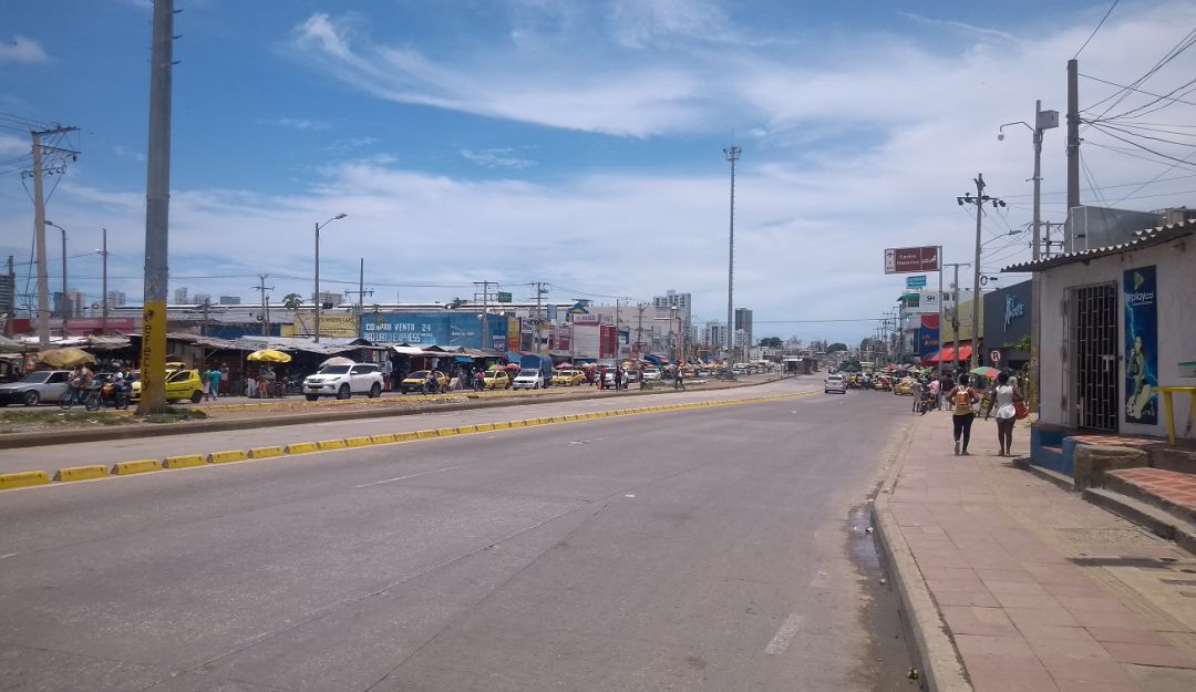 El gremio de comerciantes celebró la decisión del alcalde William Dau de modificar el toque de queda para los próximos días El gremio de comerciantes celebró la decisión del alcalde William Dau de modificar el toque de queda para los próximos días