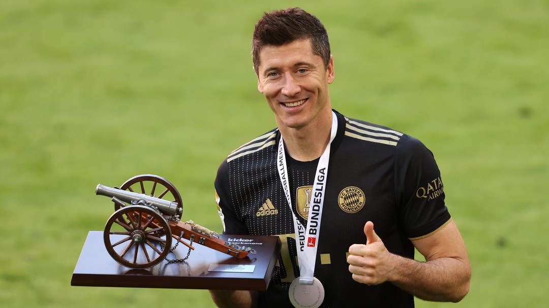 Lewandowski rompe el récord de Gerd Müller y deja el listón en 41 goles