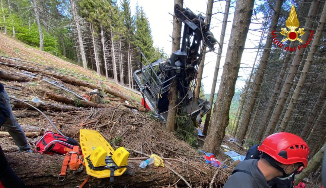 Labores de rescate en el accidente del teleférico Labores de rescate en el accidente del teleférico