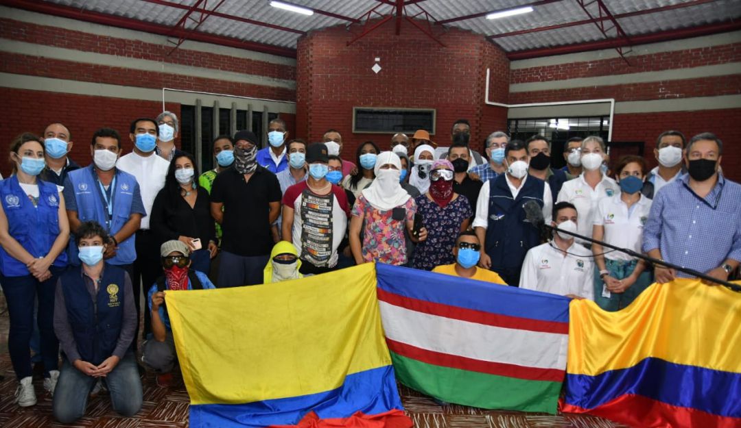Continúan los diálogos entre resistencia y gobierno local Continúan los diálogos entre resistencia y gobierno local