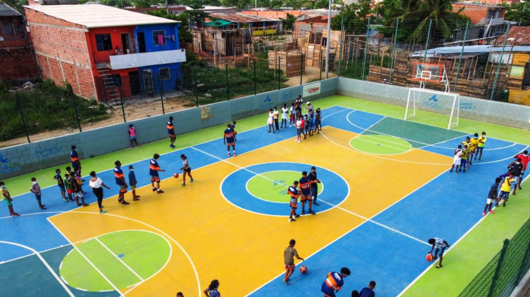 Aguas de Cartagena estimula práctica deportiva a jóvenes de Nelson Mandela