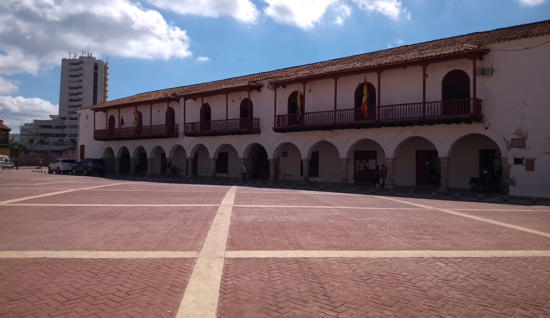 Fue denunciado por presuntamente desprestigiar el nombre de un asesor jurídico externo de la entidad y querer favorecer a un contratista Fue denunciado por presuntamente desprestigiar el nombre de un asesor jurídico externo de la entidad y querer favorecer a un contratista