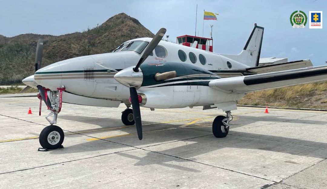La aeronave, que habría despegado desde el areopuerto de Guaymaral de Bogotá, cargaba 446 kilos de cocaína. La aeronave, que habría despegado desde el areopuerto de Guaymaral de Bogotá, cargaba 446 kilos de cocaína.