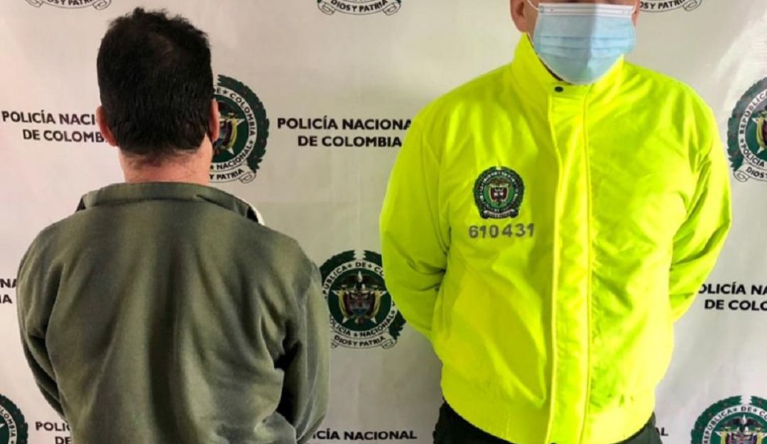 Capturado por utilizar medios de comunicación para actividades sexuales con menor de edad. Capturado por utilizar medios de comunicación para actividades sexuales con menor de edad.