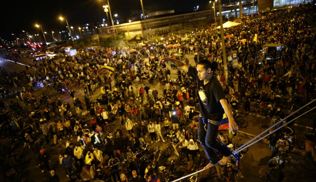 Preacuerdo en tre el gobierno y el comité del paro para garantizar la protesta pacífica Preacuerdo en tre el gobierno y el comité del paro para garantizar la protesta pacífica