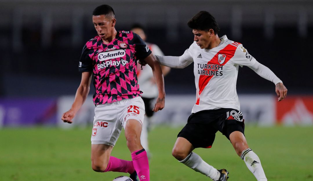 Alejandro Moralez en su visita a River Plate en el estadio Monumental. Alejandro Moralez en su visita a River Plate en el estadio Monumental.