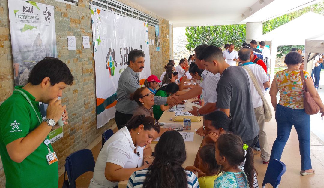 Oportunidades para jóvenes: ¡Arriba Magdalena! iniciativas para generar empleo en mujeres y jóvenes Oportunidades para jóvenes: ¡Arriba Magdalena! iniciativas para generar empleo en mujeres y jóvenes