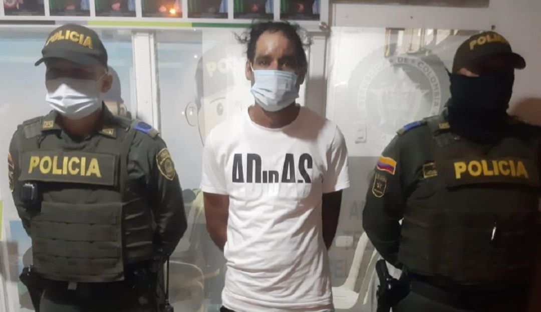 Alias ´Moe´, fue capturado en poder de un arma de fuego en el sector Ricaurte del barrio Olaya Herrera Alias ´Moe´, fue capturado en poder de un arma de fuego en el sector Ricaurte del barrio Olaya Herrera