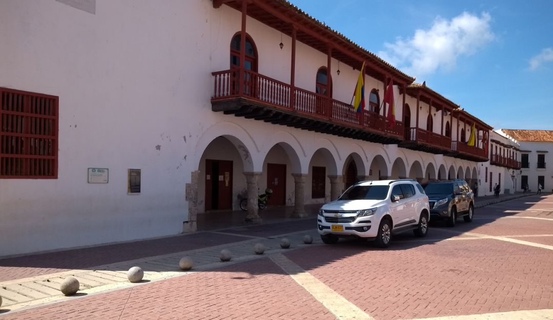 Los concejales explicaron el proyecto pretende reglamentar las facultades de los cabildantes sobre este tipo de contratos Los concejales explicaron el proyecto pretende reglamentar las facultades de los cabildantes sobre este tipo de contratos