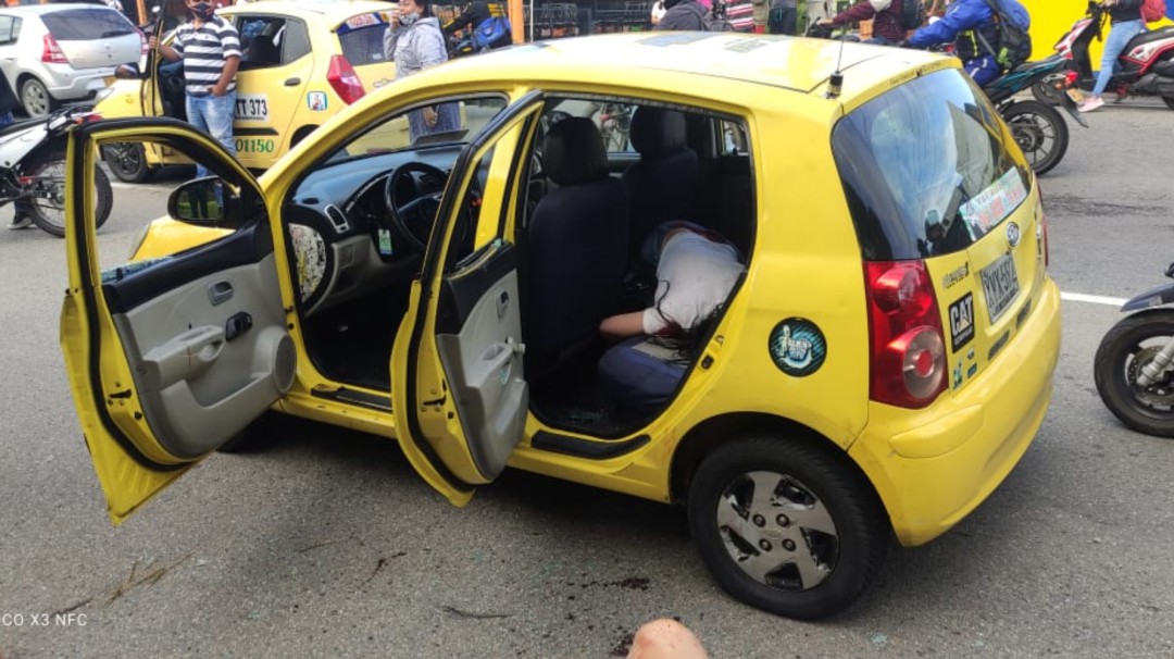 VIDEO: Sicarios atacaron a pasajeros de taxi