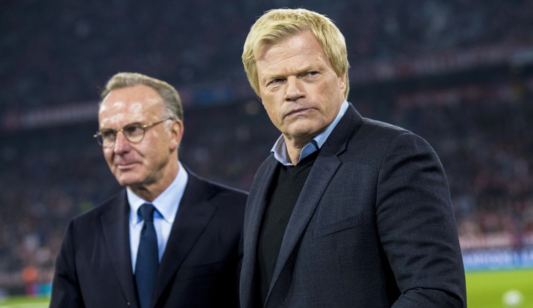 Rummenigge (izquierda) posa junto a Kahn (derecha). Rummenigge (izquierda) posa junto a Kahn (derecha).