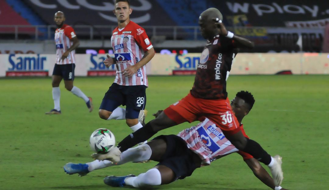 Junior y América son los únicos equipos colombianos que continúan en el certamen. Junior y América son los únicos equipos colombianos que continúan en el certamen.