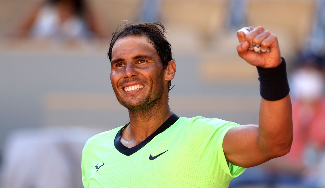 Rafael Nadal inicia con victoria la defensa de su título en Roland Garros Rafael Nadal inicia con victoria la defensa de su título en Roland Garros