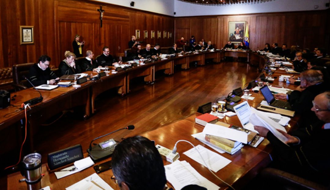 Sala plena de ese alto tribunal. Sala plena de ese alto tribunal.