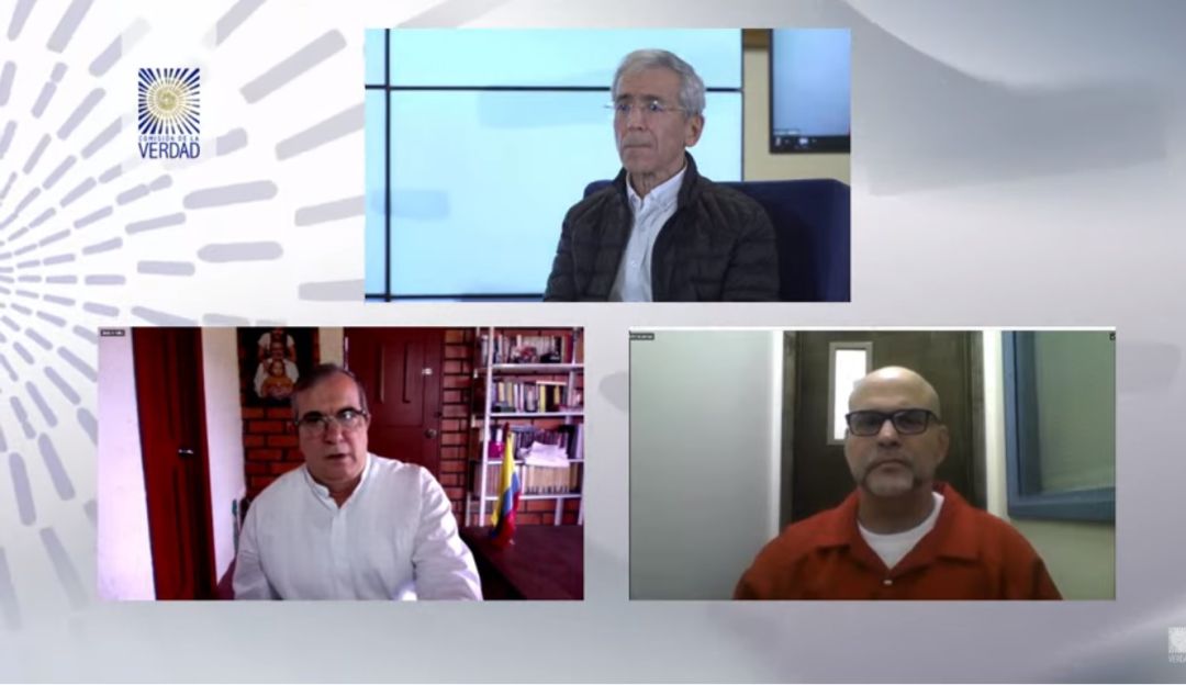 Padre Francisco de Roux, presidente Comisión de la Verdad, Rodrigo Londoño y Salvatore Mancuso Padre Francisco de Roux, presidente Comisión de la Verdad, Rodrigo Londoño y Salvatore Mancuso
