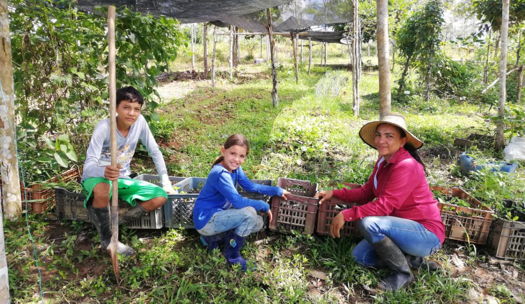 Eliana Álvarez y sus hijos en la vereda La Libertad, en Doncello, Caquetá Eliana Álvarez y sus hijos en la vereda La Libertad, en Doncello, Caquetá
