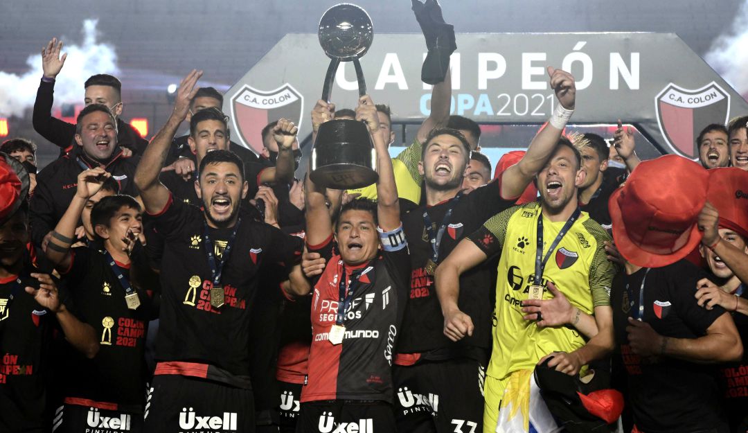 Cólon consigue su primer título profesional con dos colombianos en nómina Cólon consigue su primer título profesional con dos colombianos en nómina