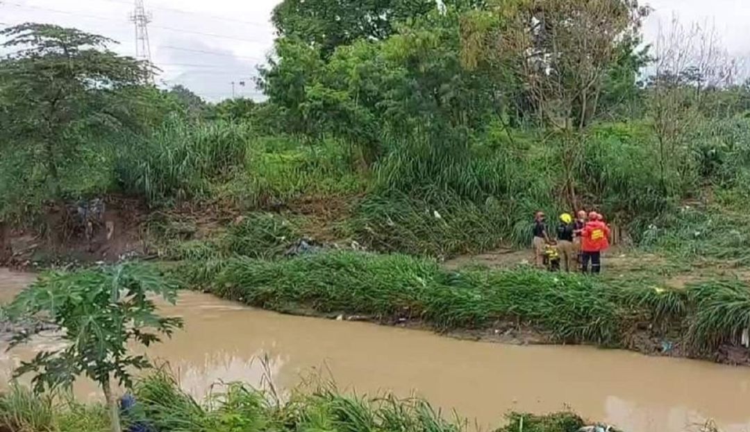 Hombre murió al ser arrastrado por las creciente de un canal de aguas Hombre murió al ser arrastrado por las creciente de un canal de aguas