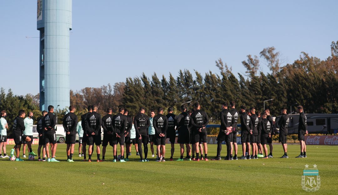 Argentina viaja a Colombia sin Armani pero con Montiel para Eliminatorias Argentina viaja a Colombia sin Armani pero con Montiel para Eliminatorias