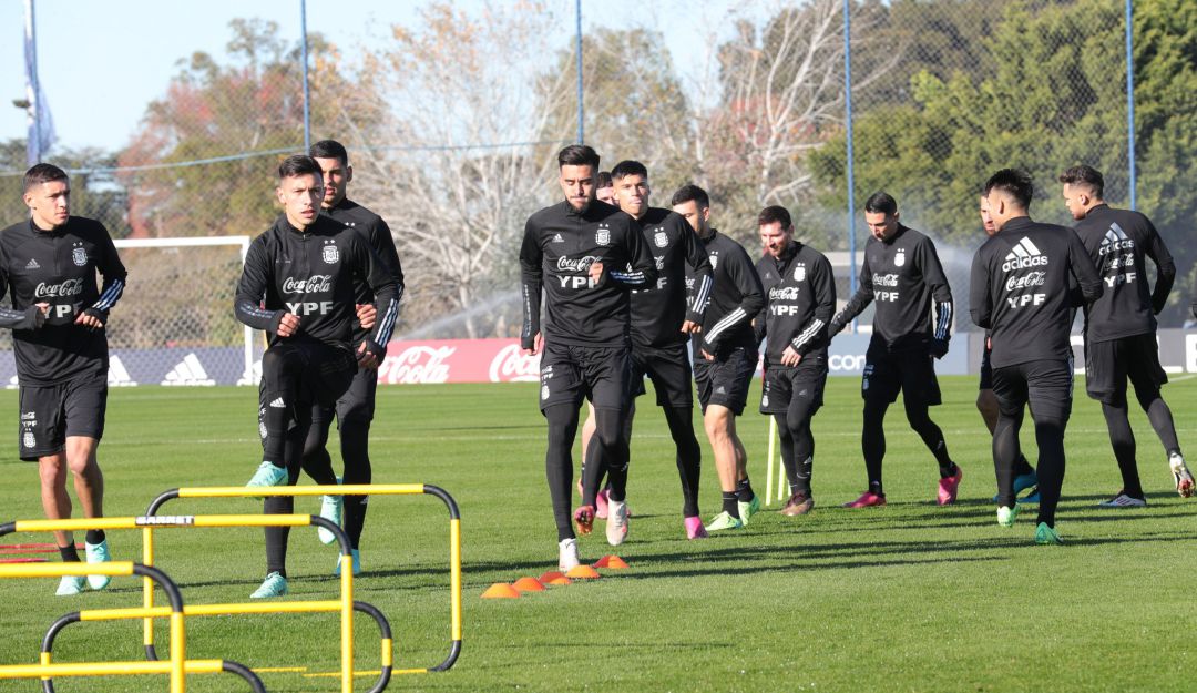 Selección Argentina en el predio de Ezeiza previo al juego contra Colombia por Eliminatorias Selección Argentina en el predio de Ezeiza previo al juego contra Colombia por Eliminatorias