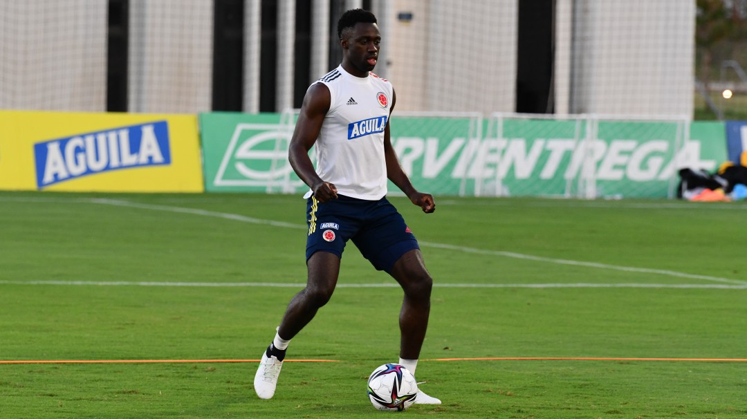 Davinson: "Contra Argentina podemos catapultarnos para llegar al Mundial"