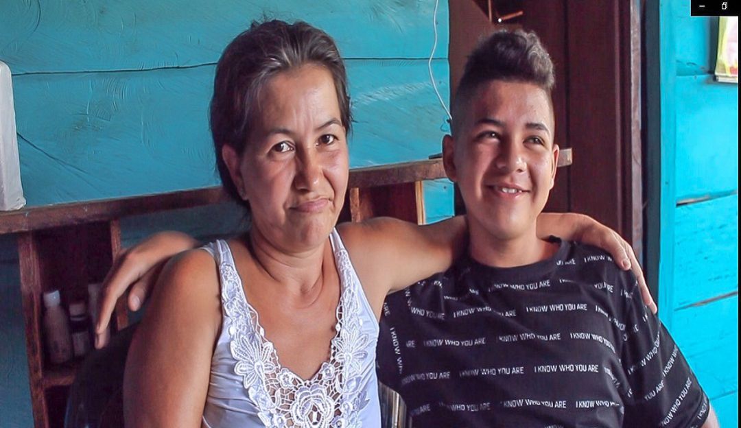 María Leticia Gil Echavarría ( Madre de William ) y William Andres Gil Gil joven transplantado. María Leticia Gil Echavarría ( Madre de William ) y William Andres Gil Gil joven transplantado.