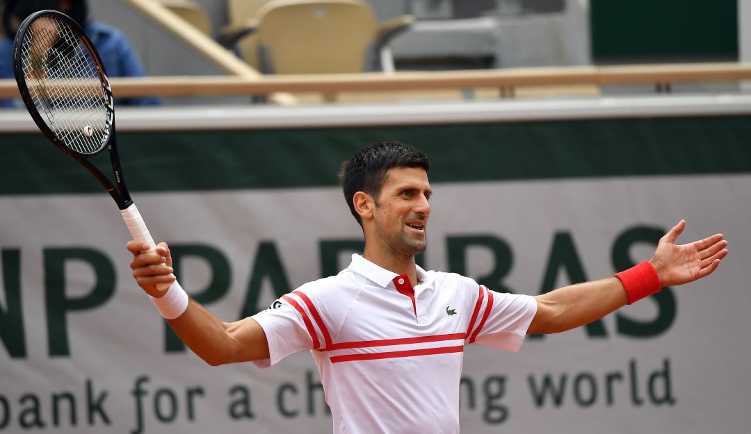 Djokovic pasó trabajos para clasificar a cuartos de final de Roland Garros Djokovic pasó trabajos para clasificar a cuartos de final de Roland Garros